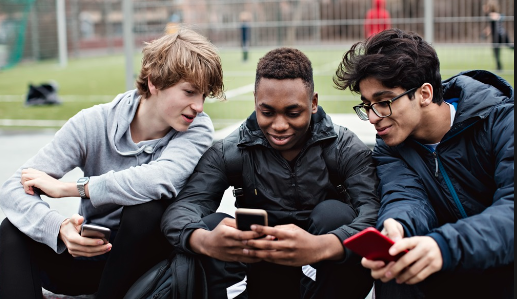 Exploring Youth Identity Development Over Social Media